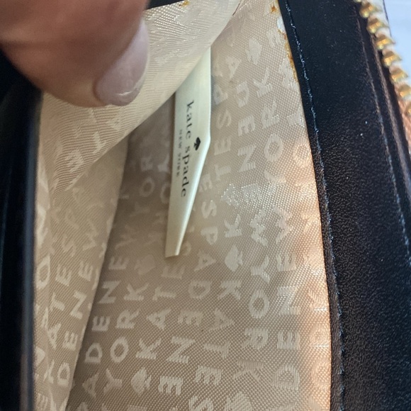 Kate Spade Black and Cream Colour block Wallet - lots of organizational space - Picture 6 of 7